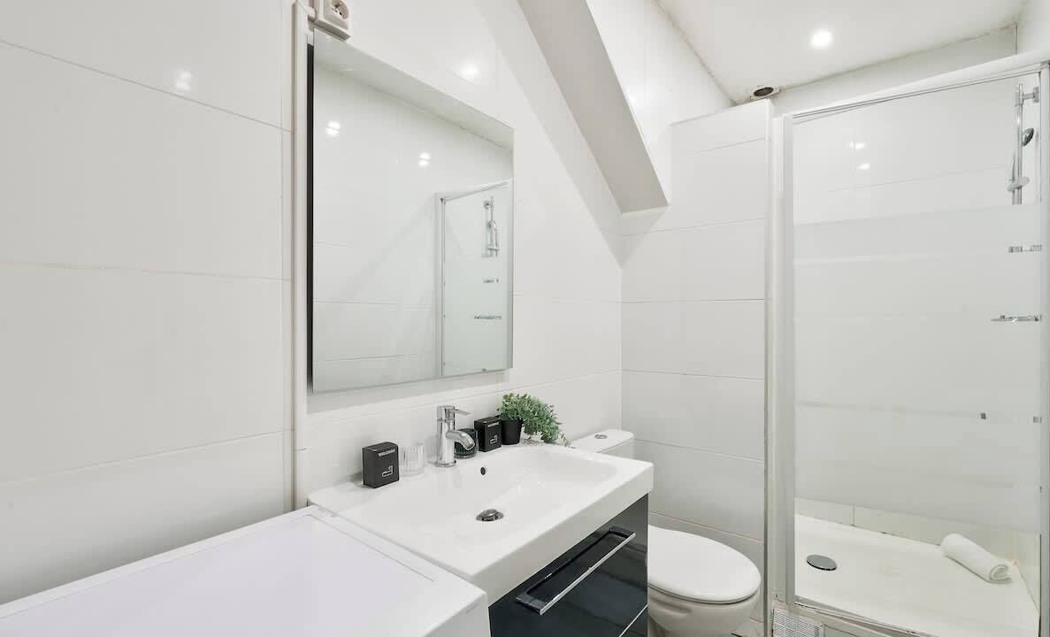 Photo of Bathroom in Centre