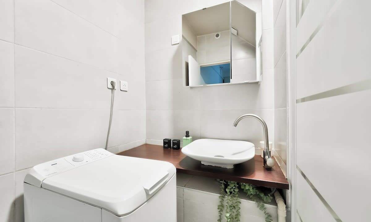 Photo of Bathroom in Centre