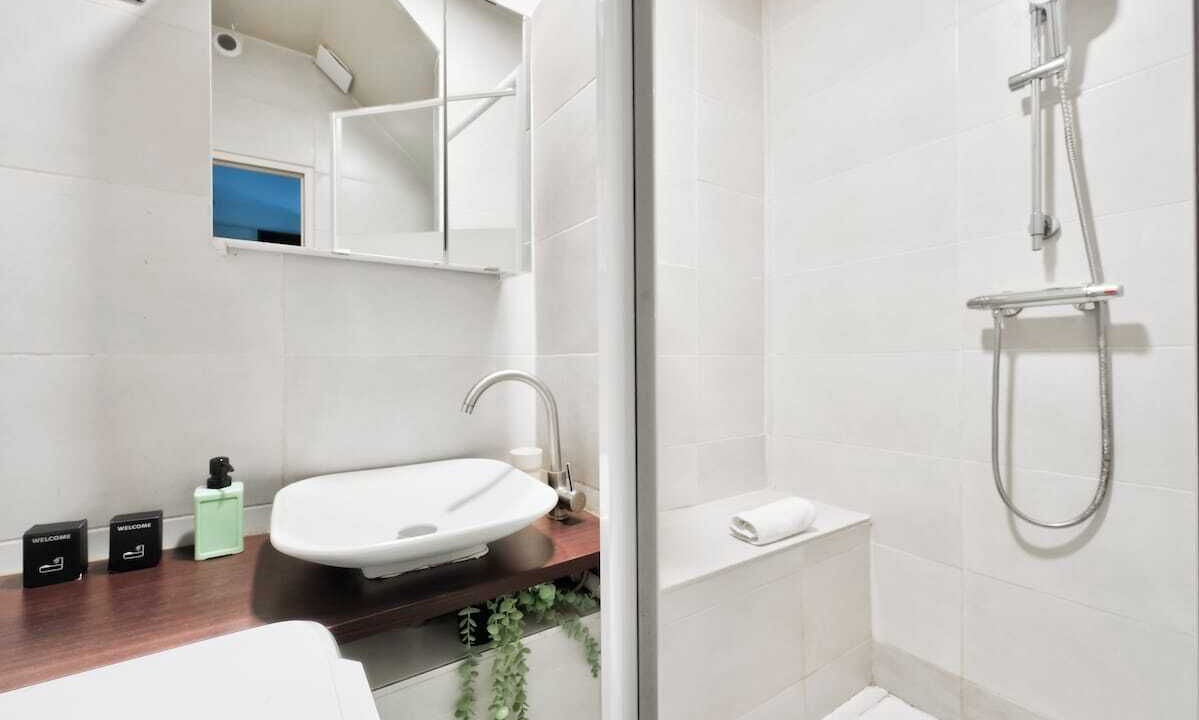Photo of Bathroom in Centre