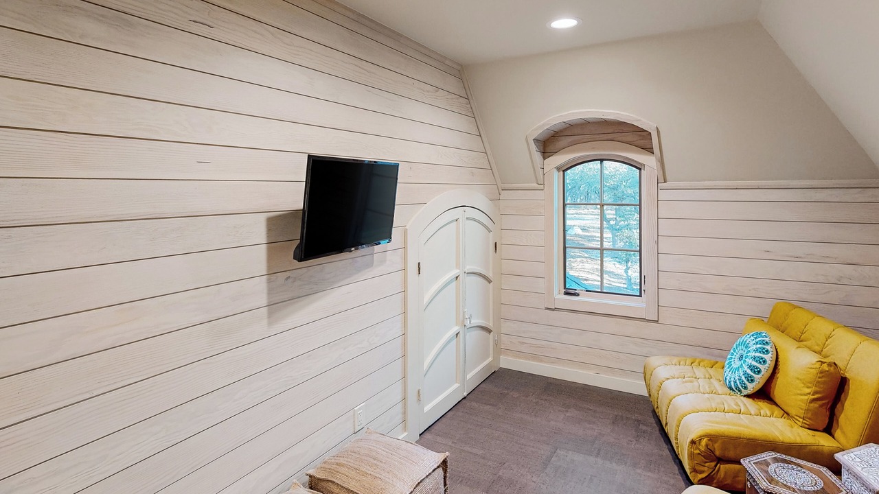 Photo of Livingroom in Fredericksburg