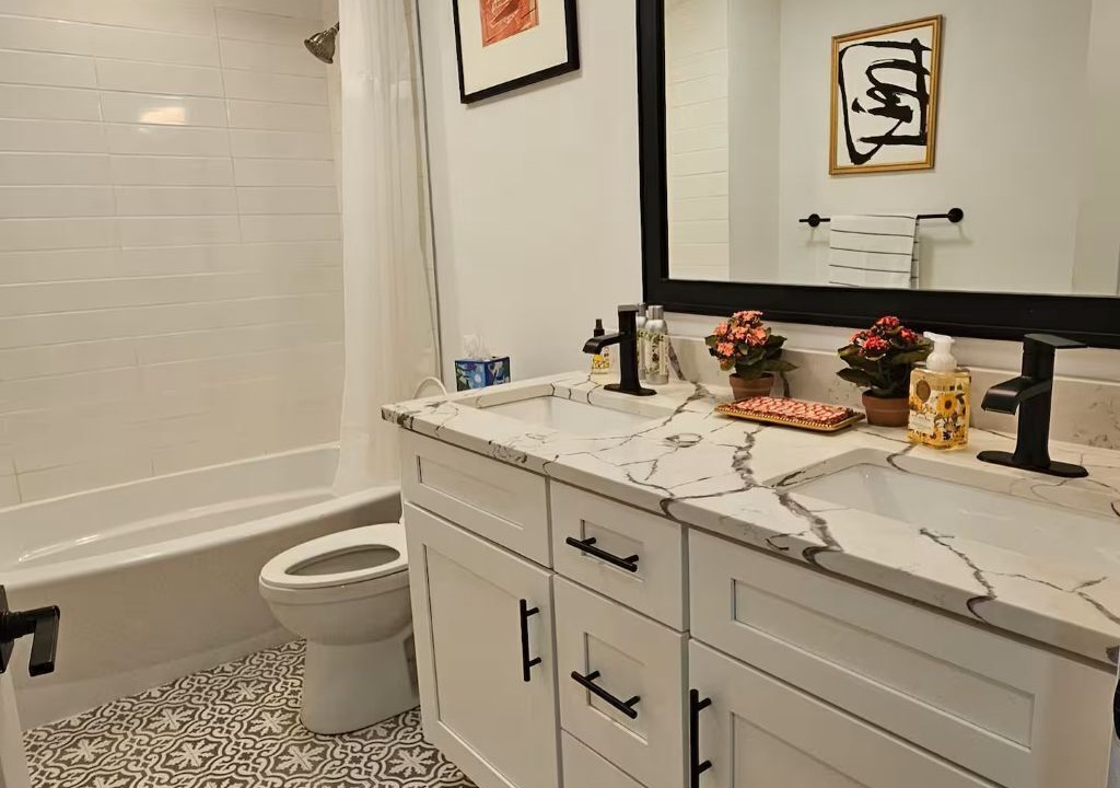 Photo of Bathroom in Leawood