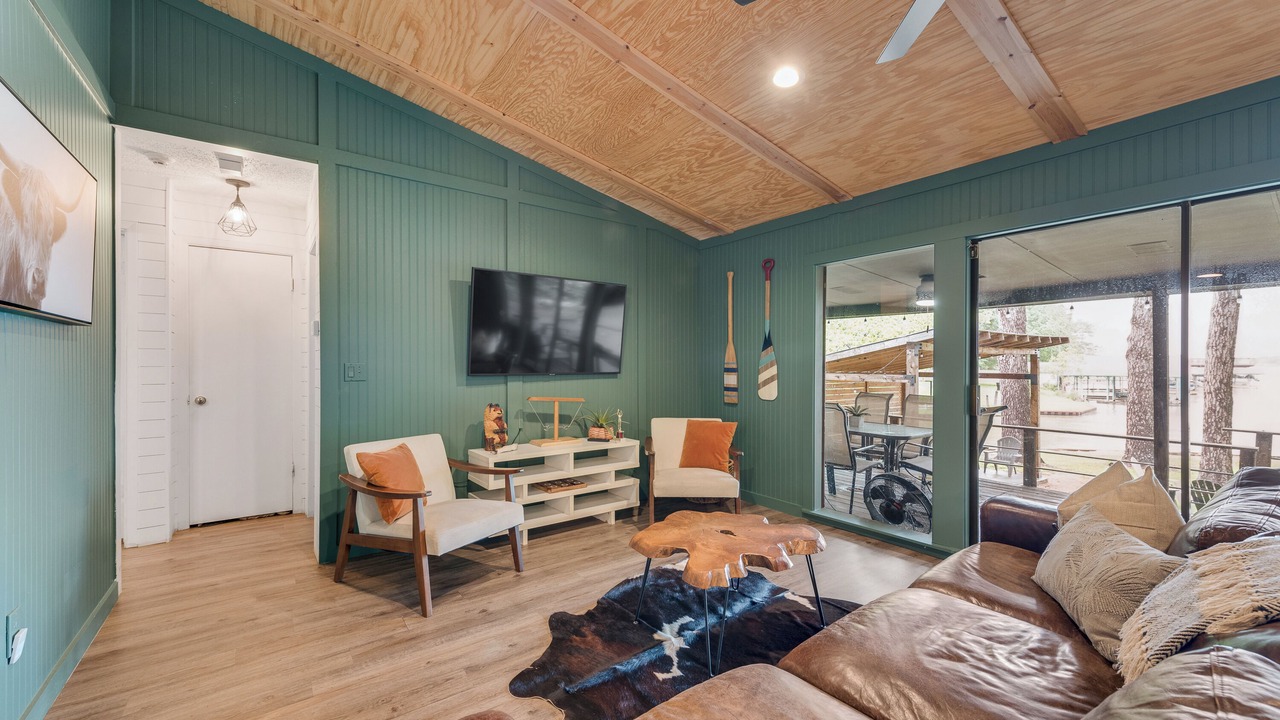 Photo of Livingroom in Gun Barrel City
