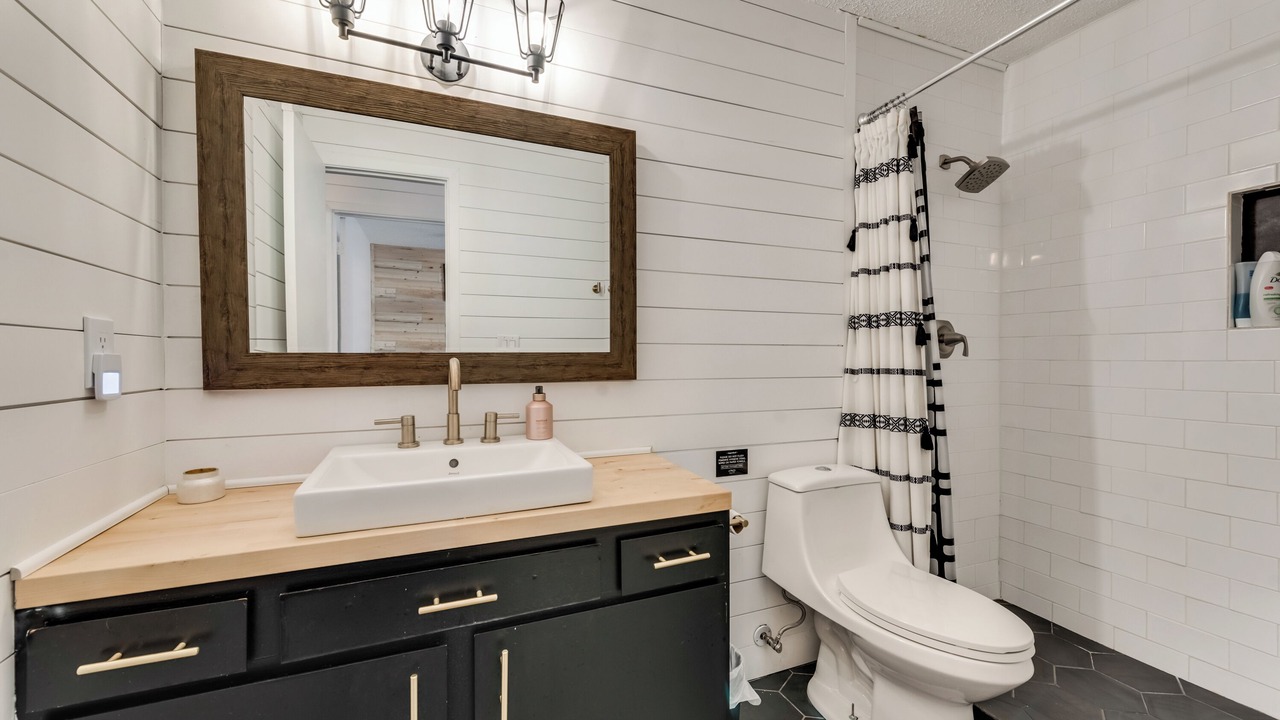 Photo of Bathroom in Gun Barrel City