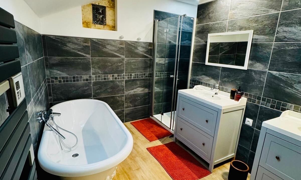 Photo of Bathroom in Saint-Sauvant
