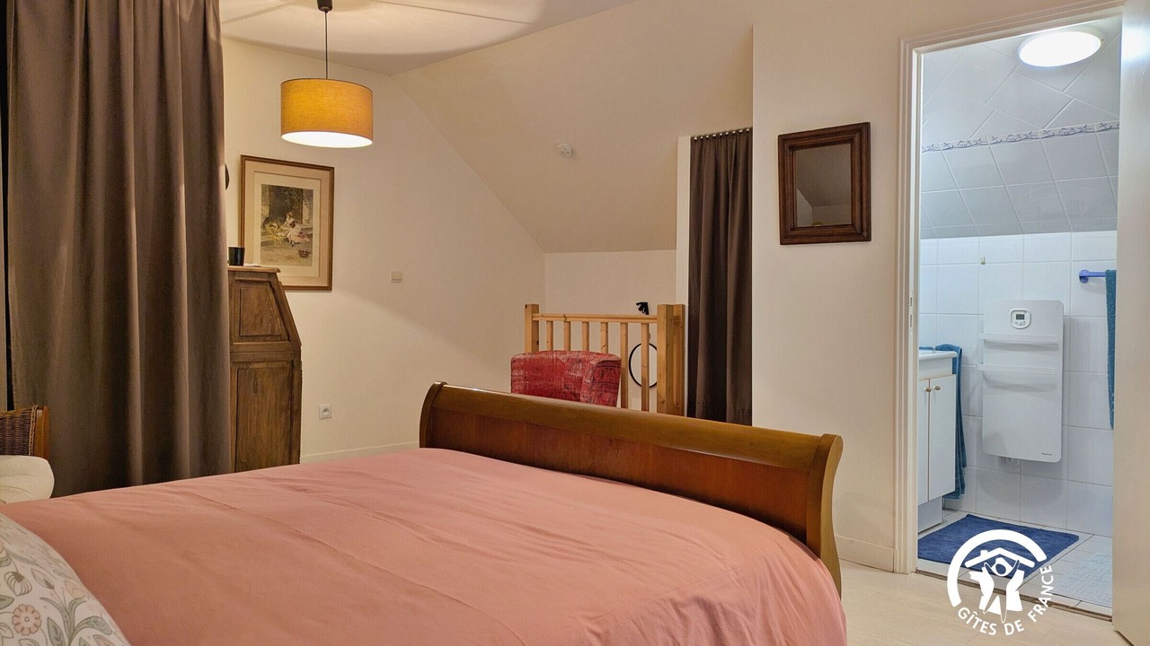 Photo of Bedroom in Louverne