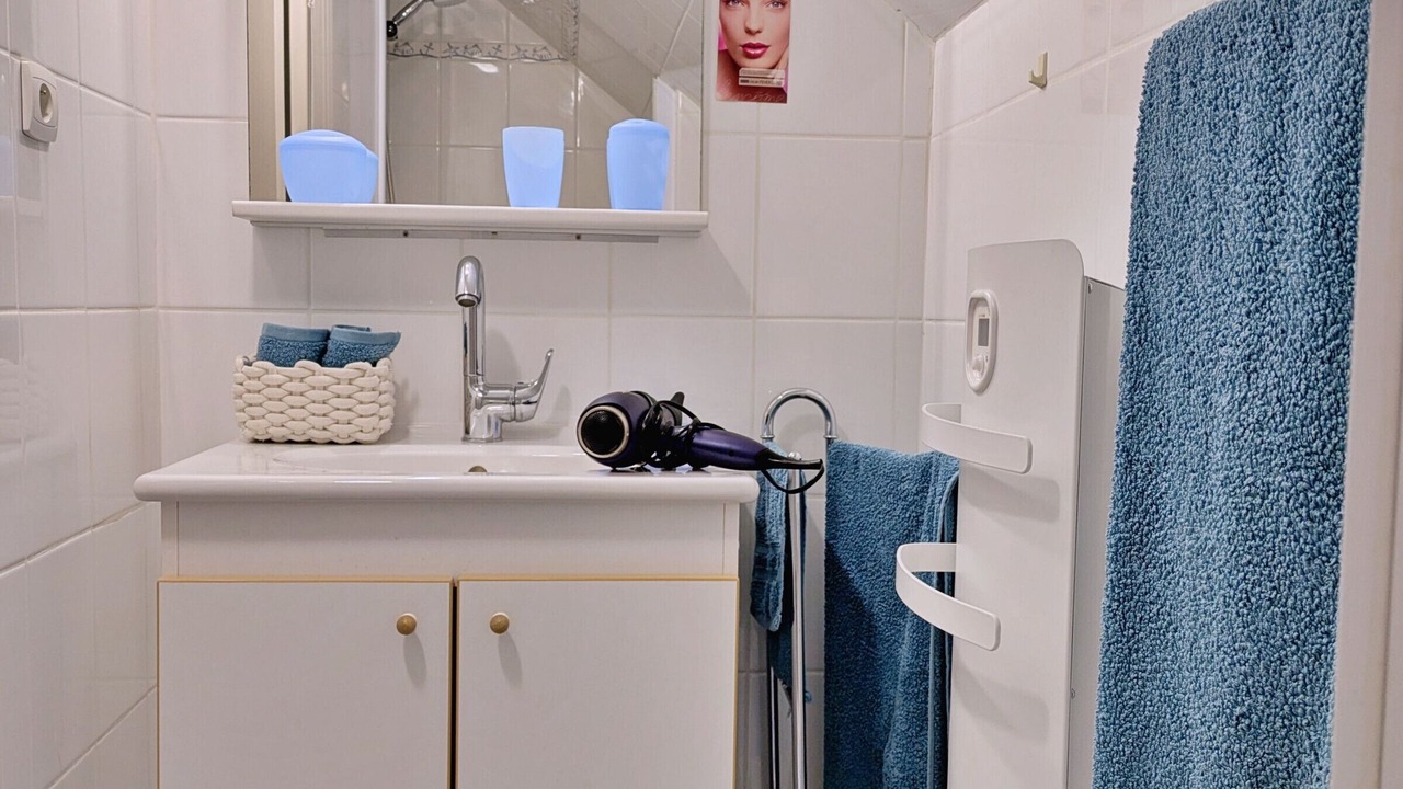 Photo of Bathroom in Louverne