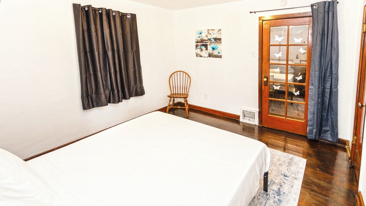 Photo of Bedroom in Jennings