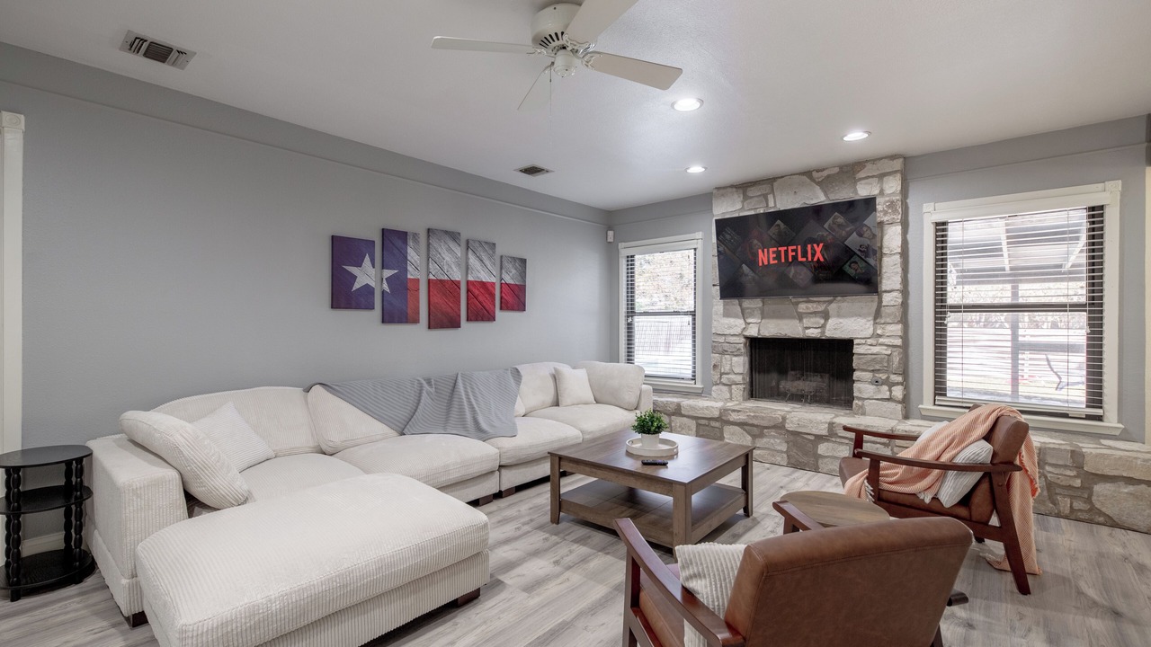 Photo of Livingroom in Converse