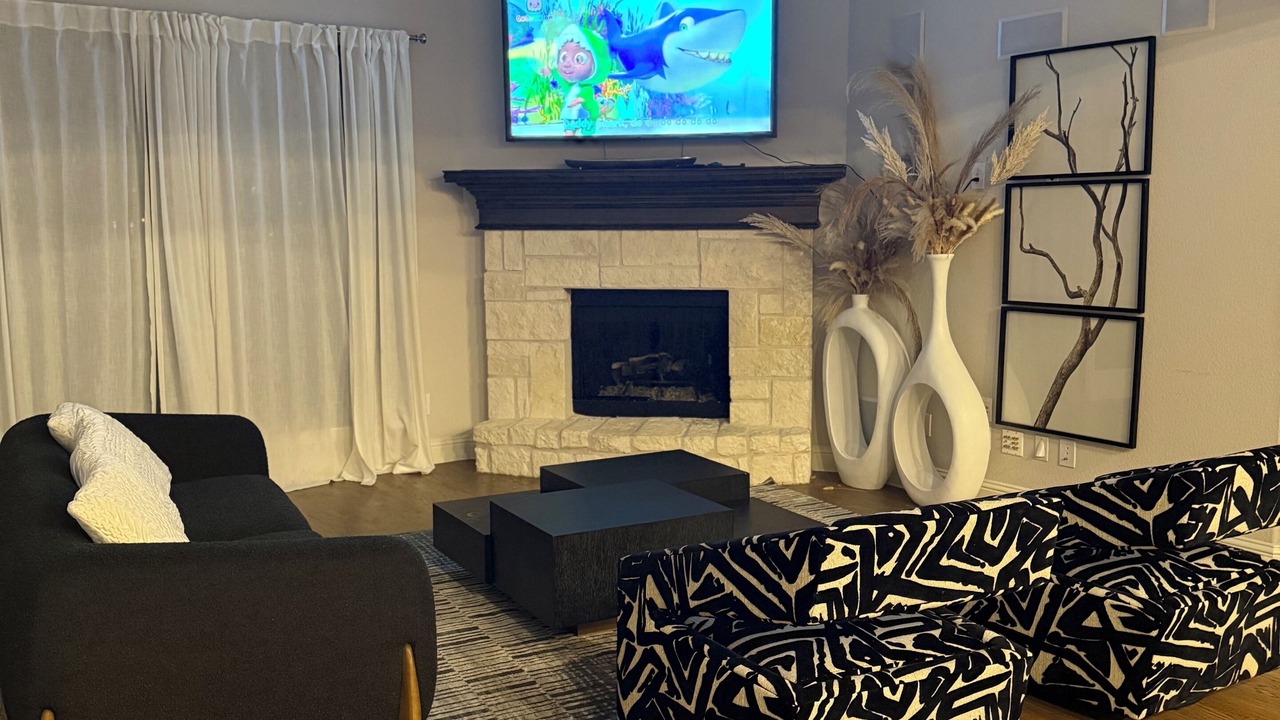 Photo of Livingroom in Aubrey