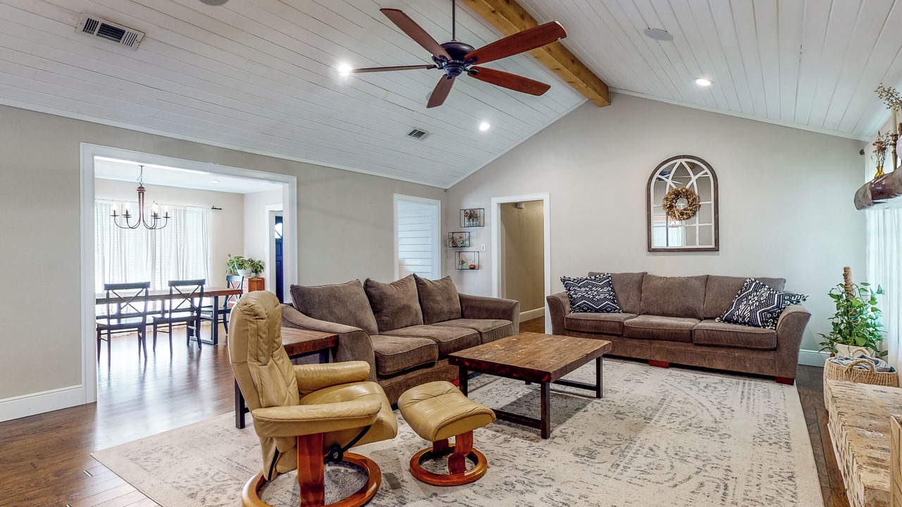 Photo of Livingroom in Tomball