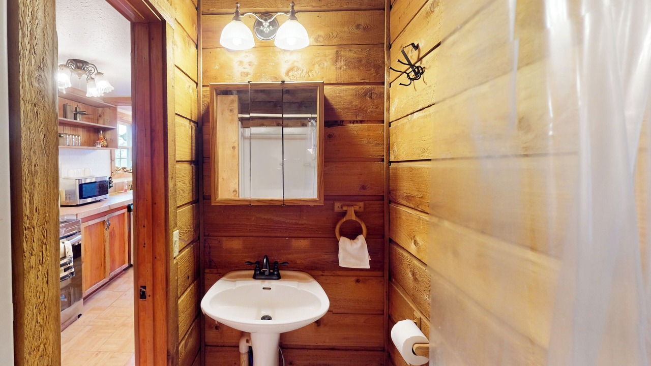 Photo of Bathroom in Groesbeck