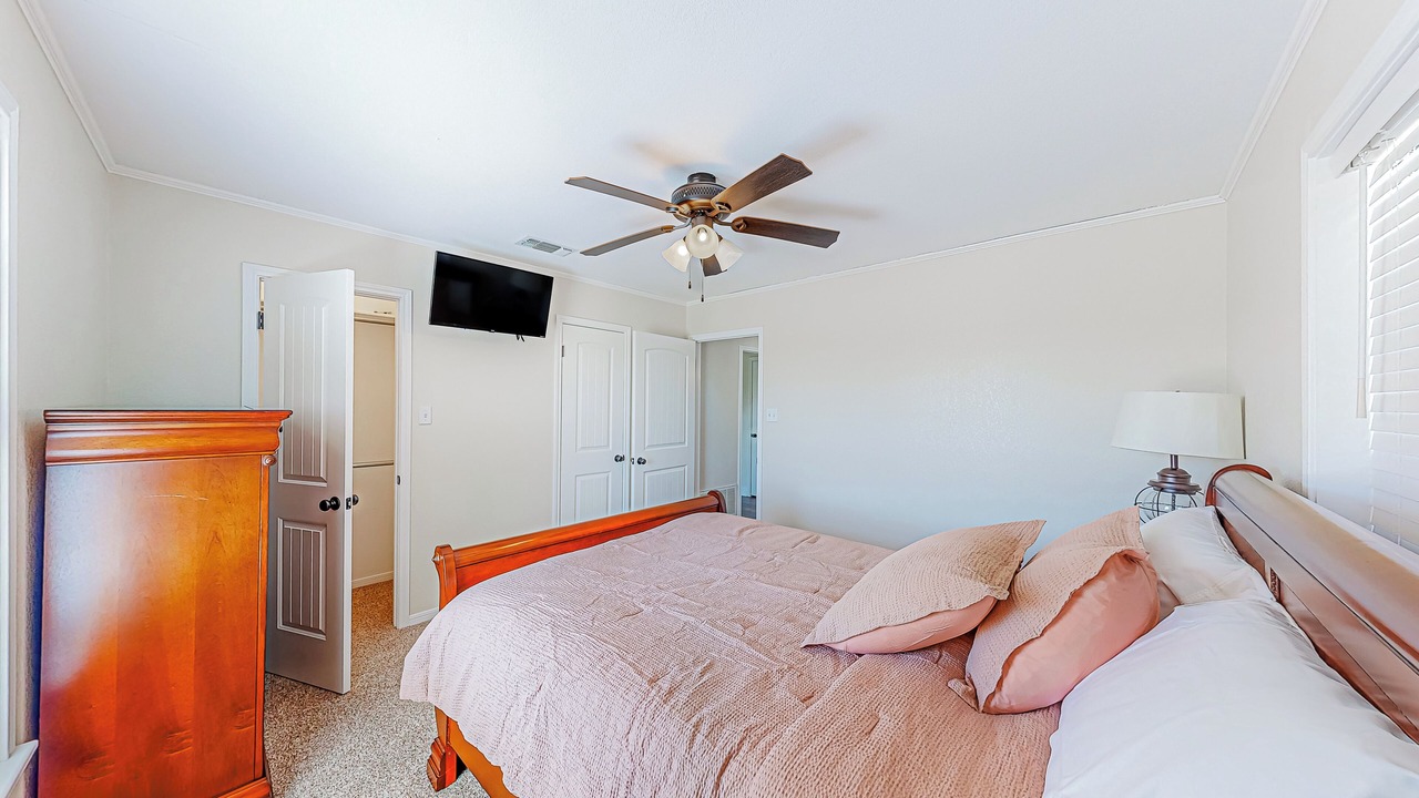 Photo of Bedroom in Cameron