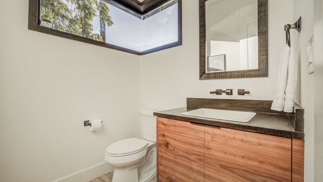 Photo of Bathroom in Mahncke Park