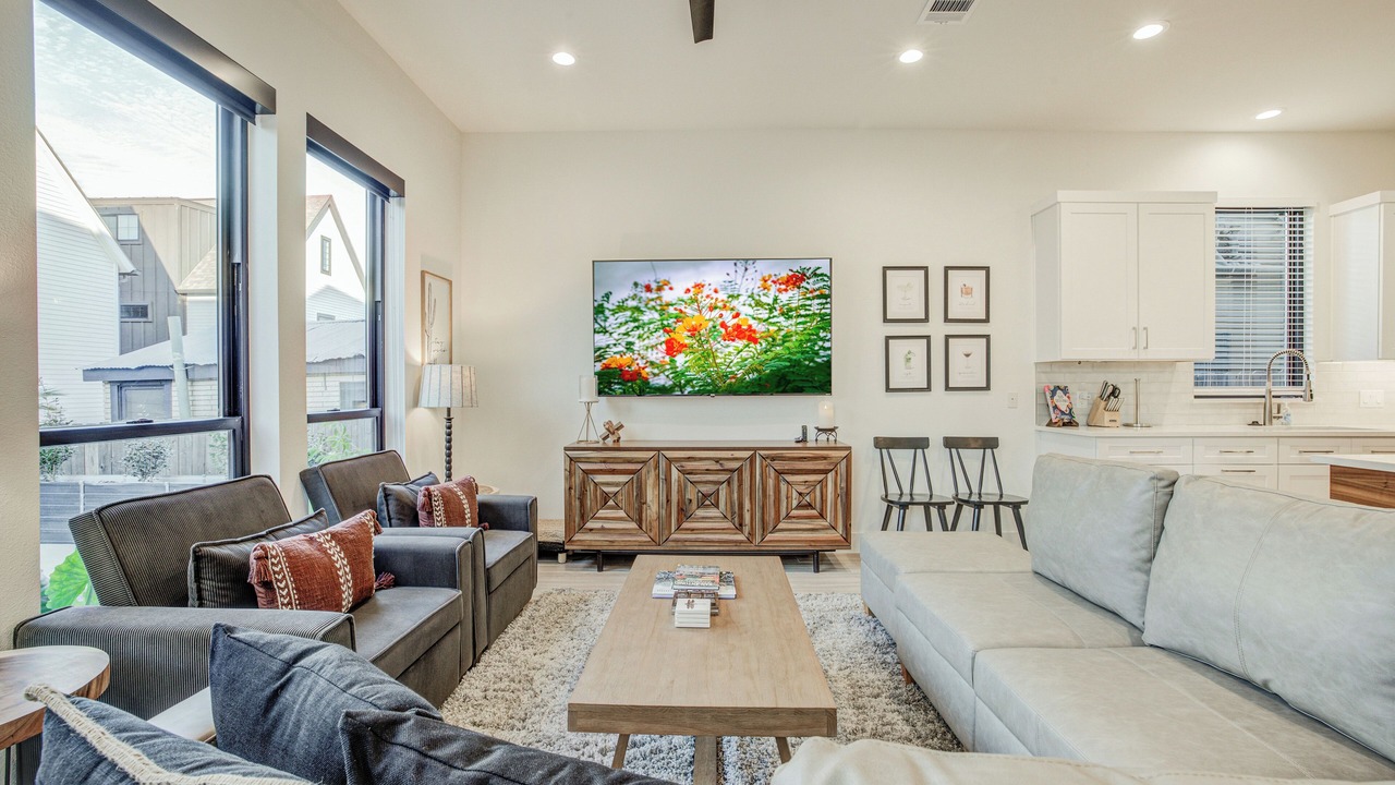 Photo of Livingroom in Mahncke Park