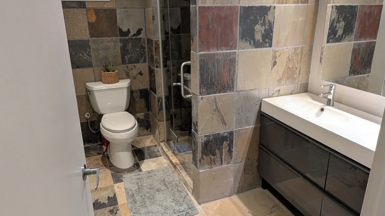 Photo of Bathroom in Boucherville