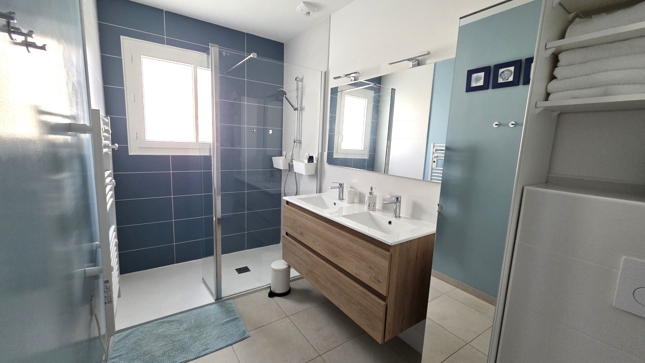 Photo of Bathroom in Peyssies