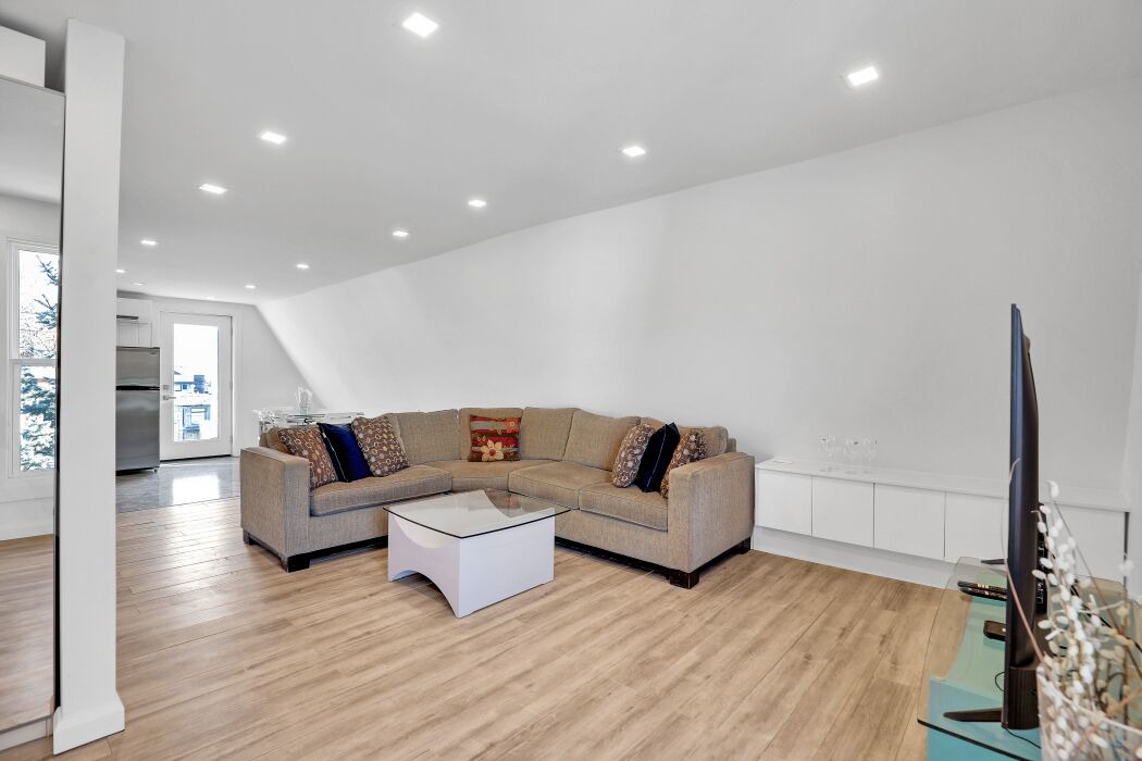 Photo of Livingroom in Old Ottawa East