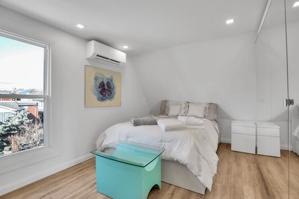 Photo of Bedroom in Old Ottawa East