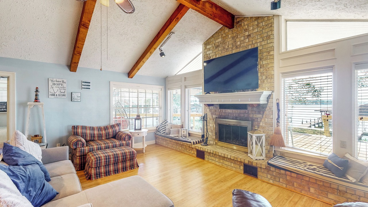 Photo of Livingroom in West Livingston