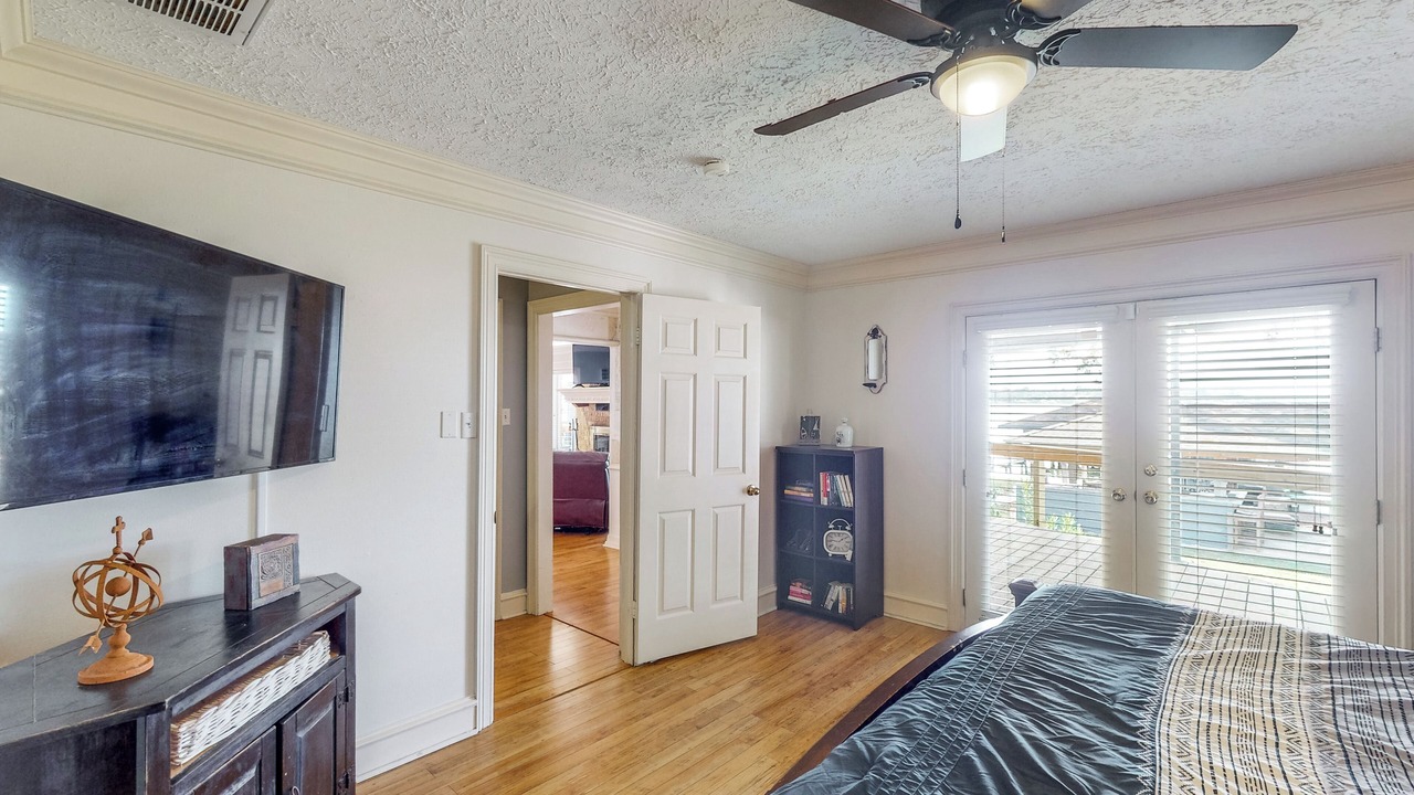 Photo of Bedroom in West Livingston