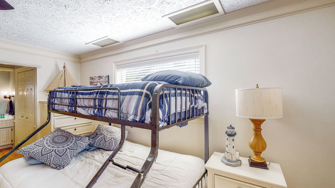 Photo of Bedroom in West Livingston