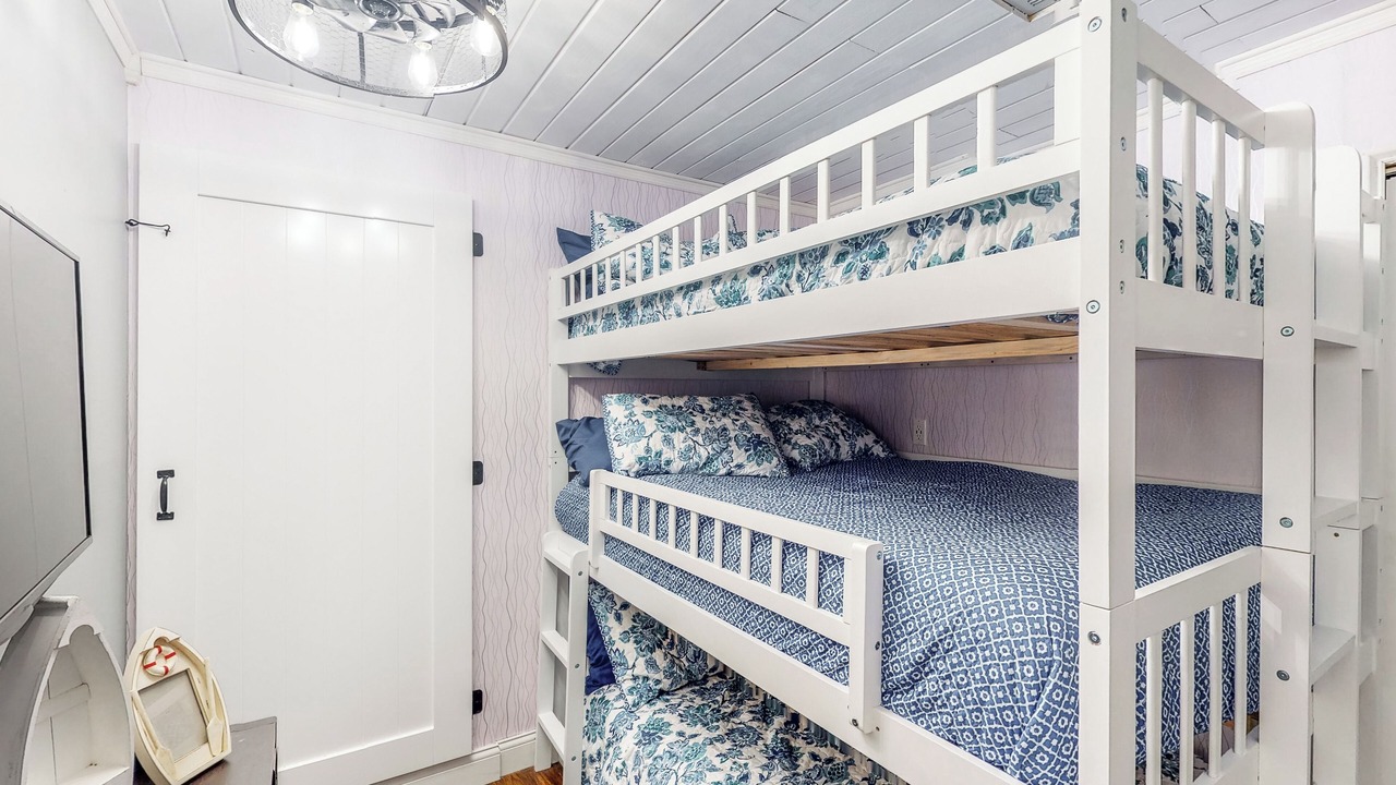 Photo of Bedroom in West Livingston