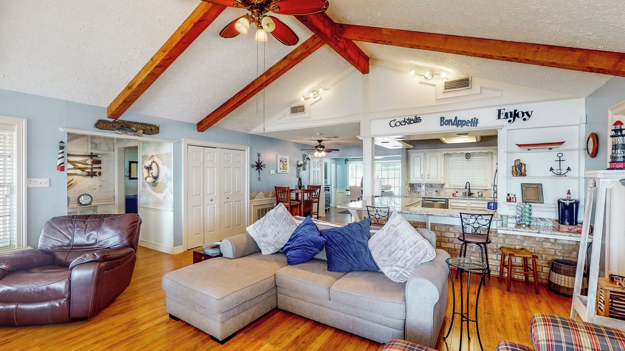 Photo of Livingroom in West Livingston