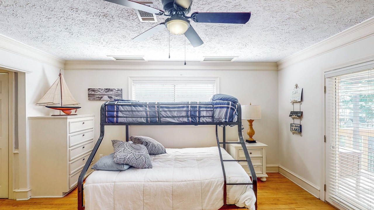 Photo of Bedroom in West Livingston