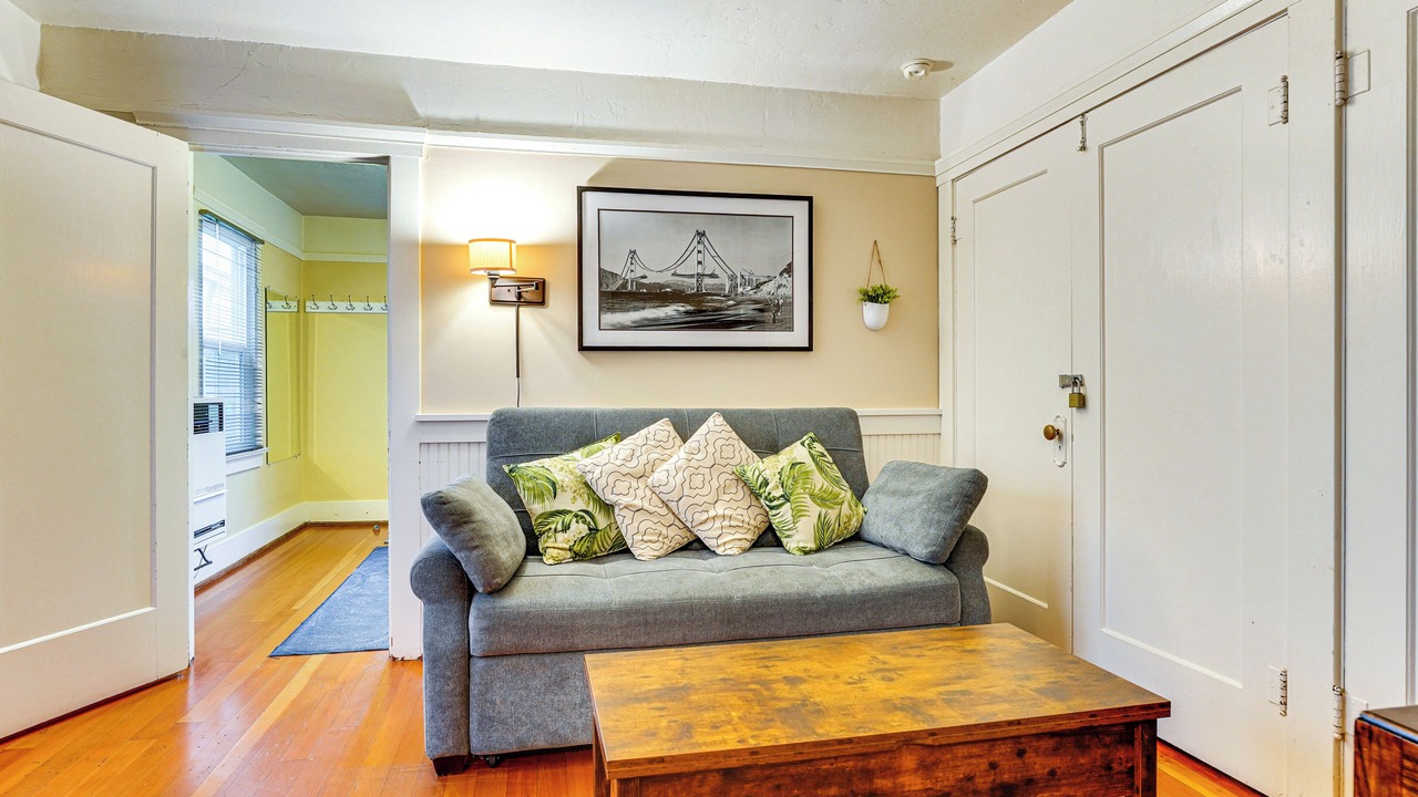 Photo of Livingroom in Beach Hill - Beach Flats