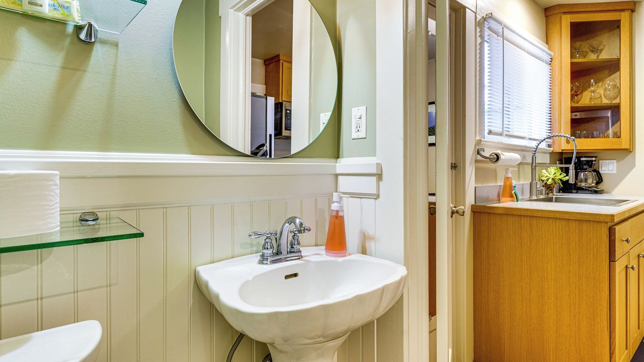 Photo of Bathroom in Beach Hill - Beach Flats