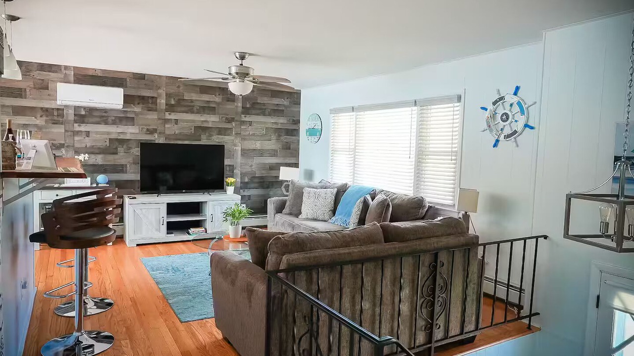 Photo of Livingroom in Greenwood Lake