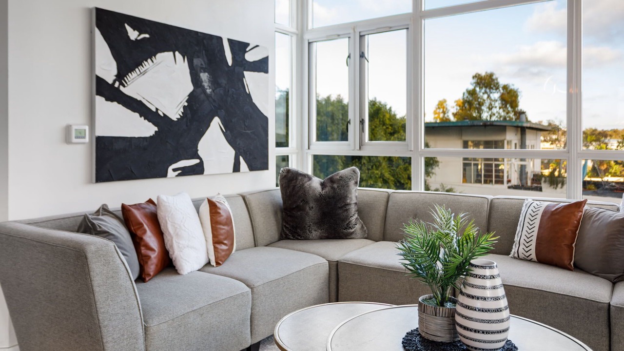 Photo of Livingroom in Cortez Hill