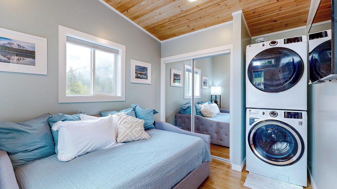 Photo of Bedroom in Carson