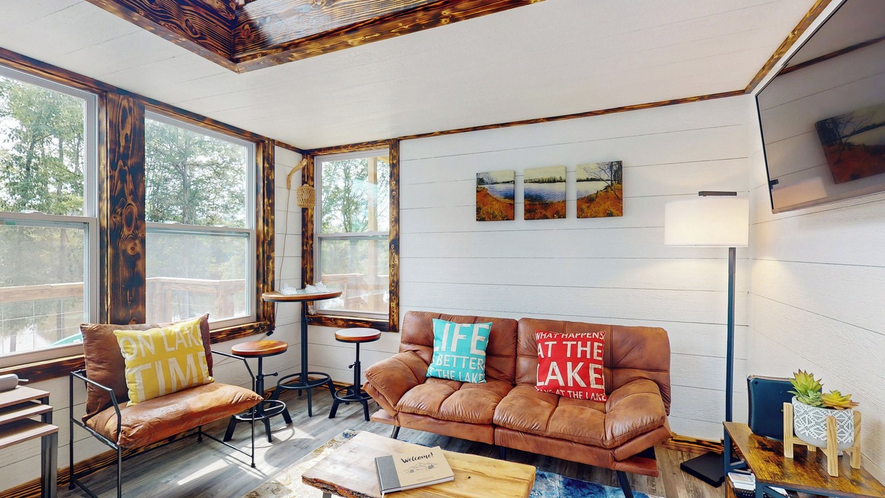 Photo of Livingroom in Cedar Bluff