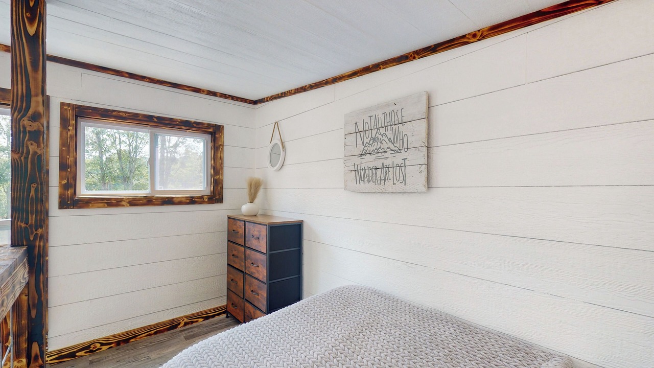 Photo of Bedroom in Cedar Bluff