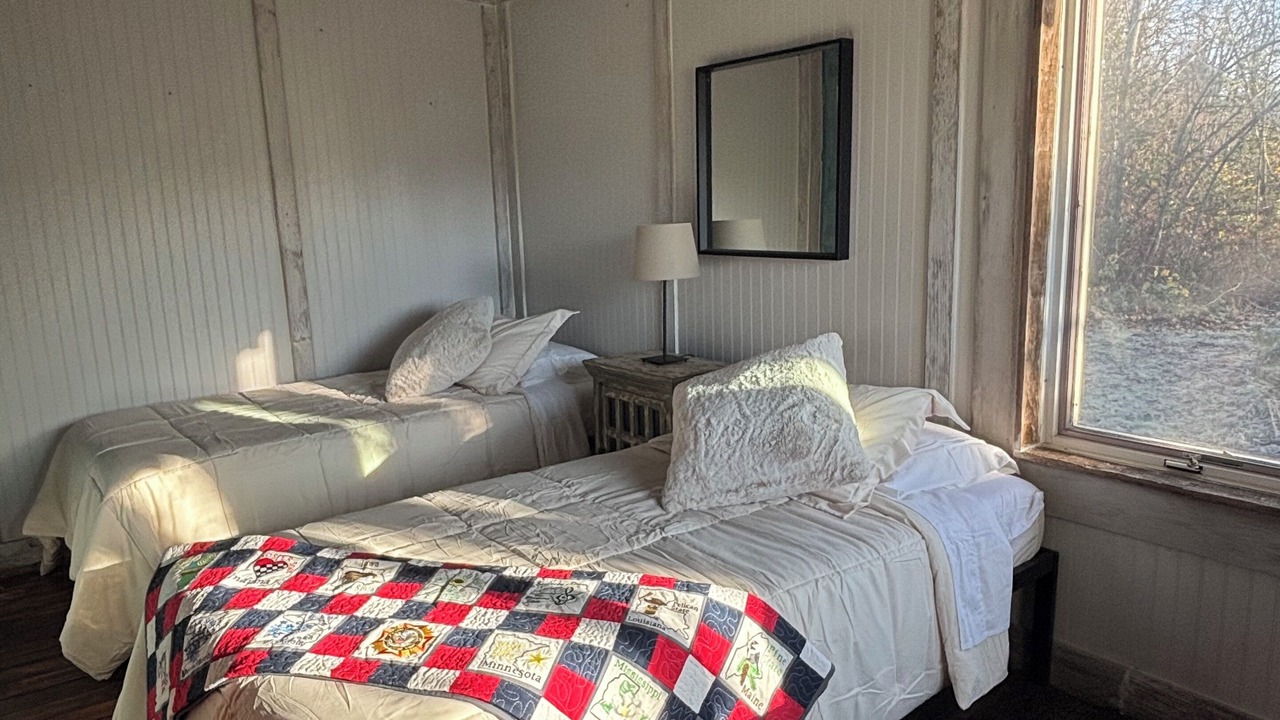 Photo of Bedroom in Woods Creek