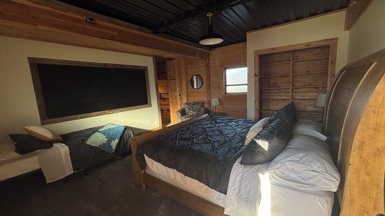 Photo of Bedroom in Woods Creek