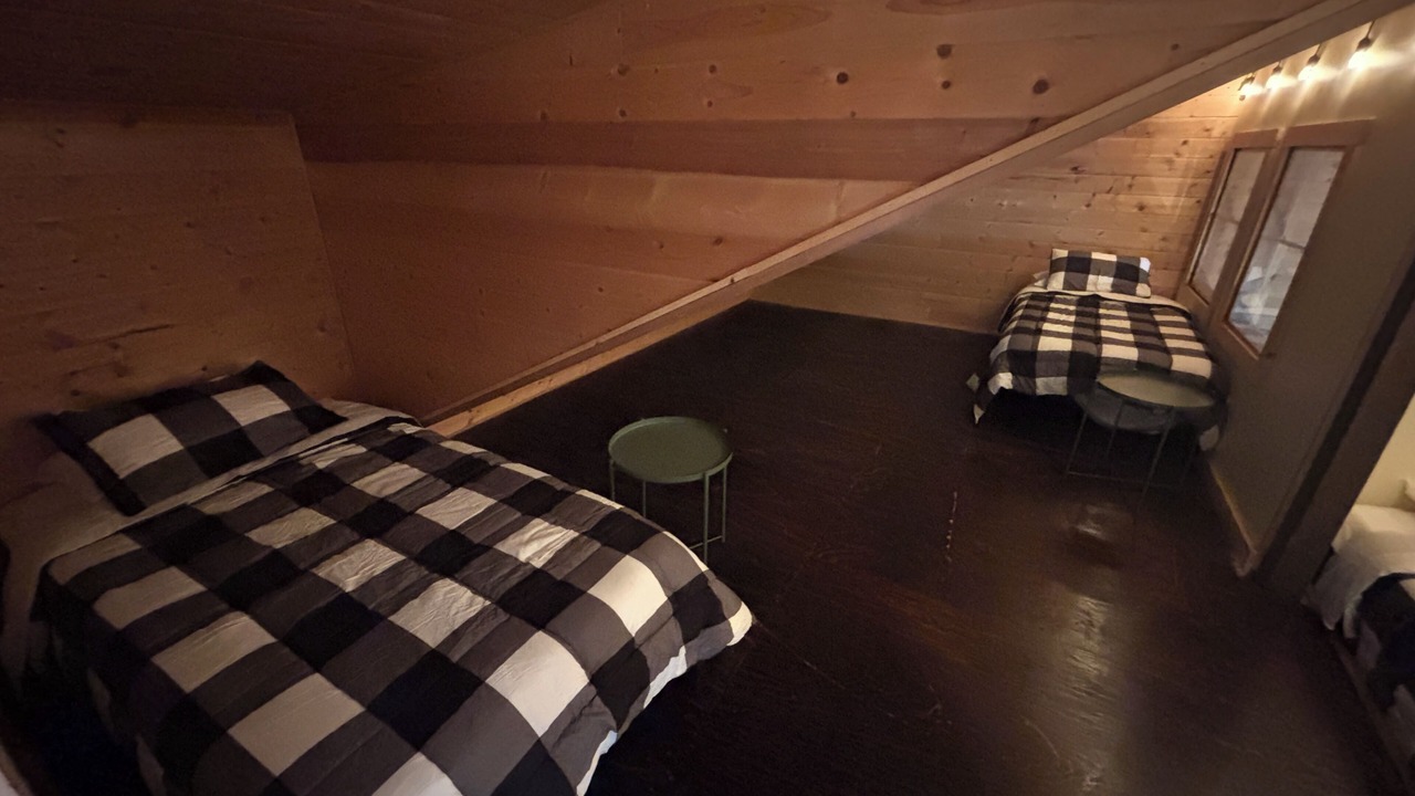 Photo of Bedroom in Woods Creek