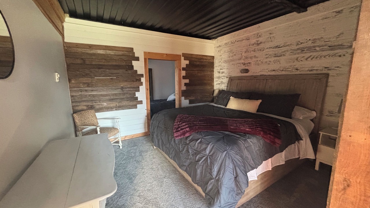 Photo of Bedroom in Woods Creek