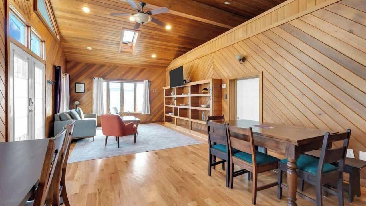 Photo of Livingroom in Neptune City