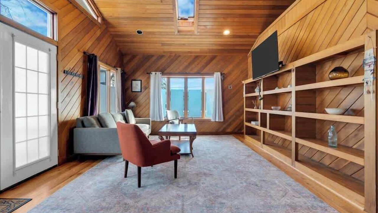 Photo of Livingroom in Neptune City