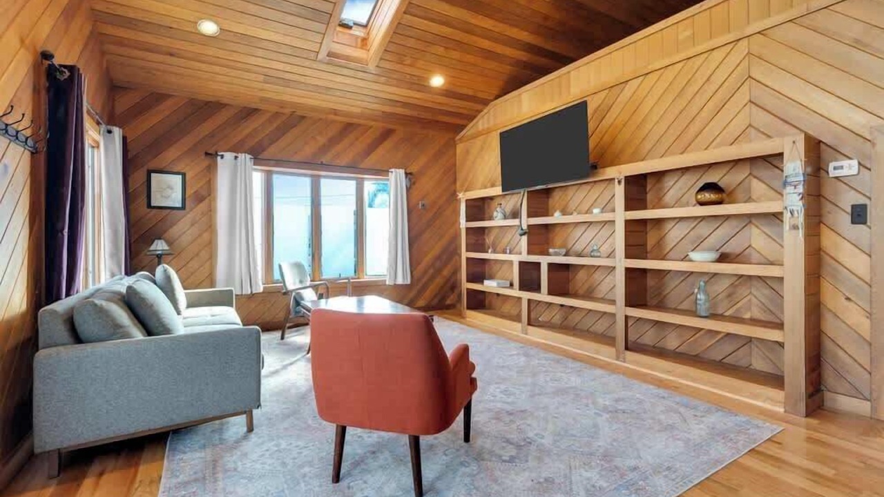 Photo of Livingroom in Neptune City