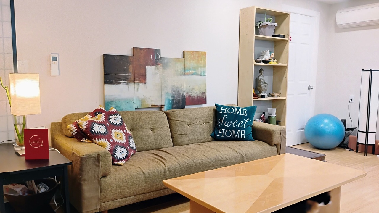 Photo of Livingroom in Bushrod