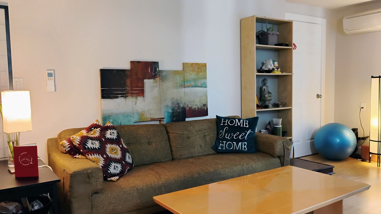 Photo of Livingroom in Bushrod