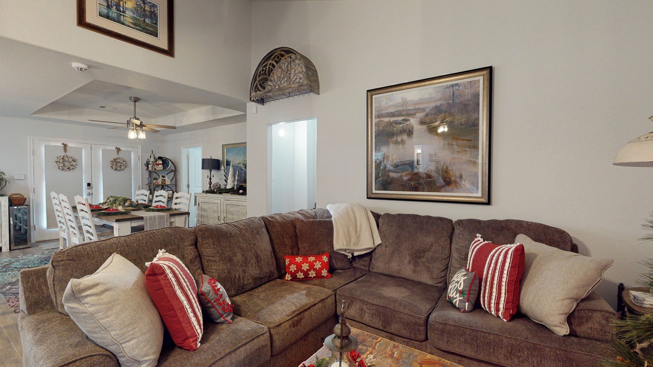 Photo of Livingroom in Emory