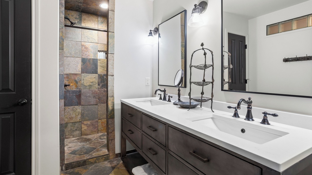 Photo of Bathroom in Glen Rose