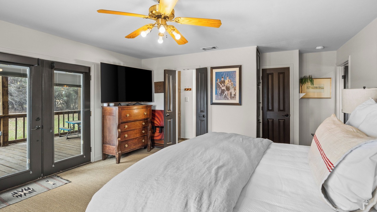 Photo of Bedroom in Glen Rose