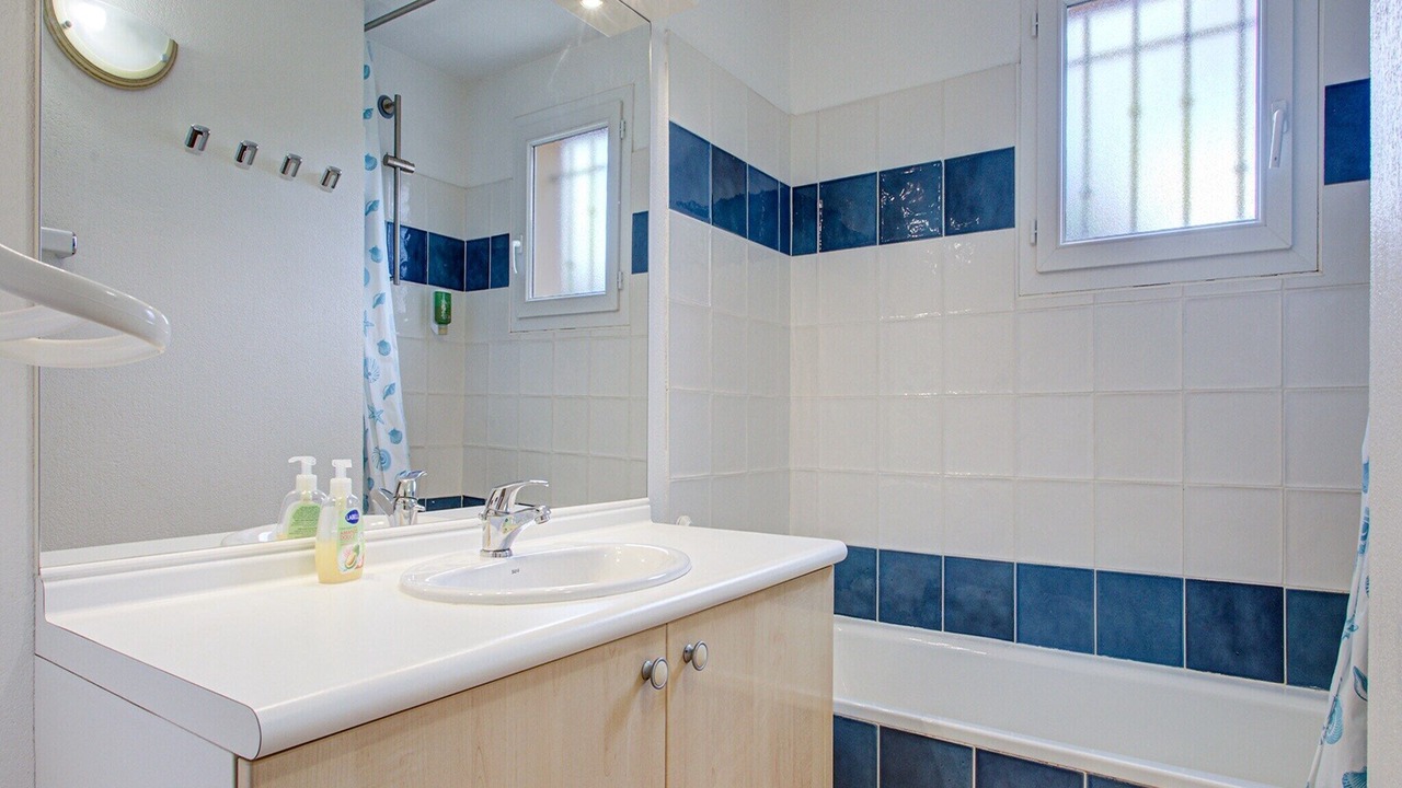 Photo of Bathroom in Homps