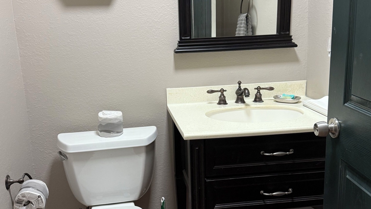 Photo of Bathroom in Isle of Hope Historic District