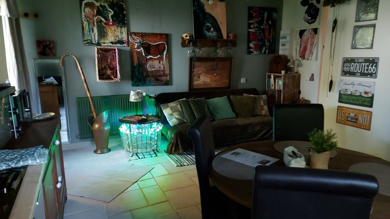Photo of Livingroom in Saulx-les-Champlon